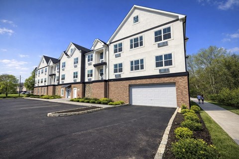 21 Orlando Drive 2 Beds Apartment for Rent