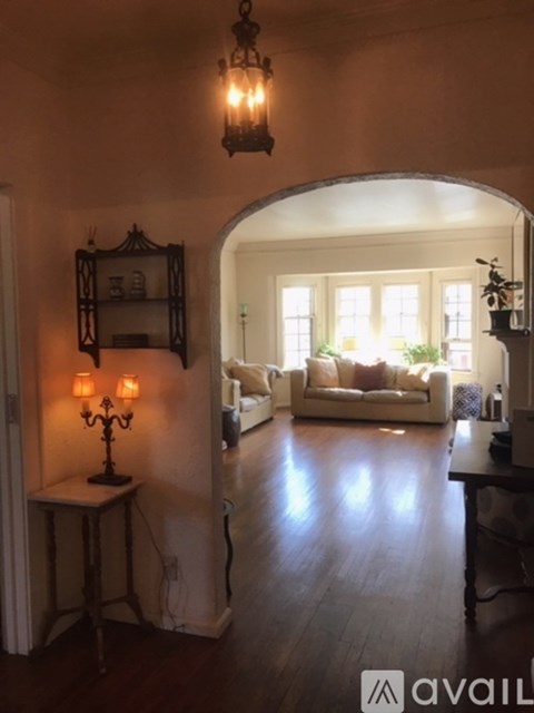 3249 N Summit Ave 2 Beds Apartment for Rent