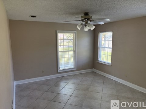 6813 Oakhurst Drive 3 Beds Apartment for Rent