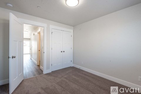 807 NW 21St St 2 Beds Apartment for Rent