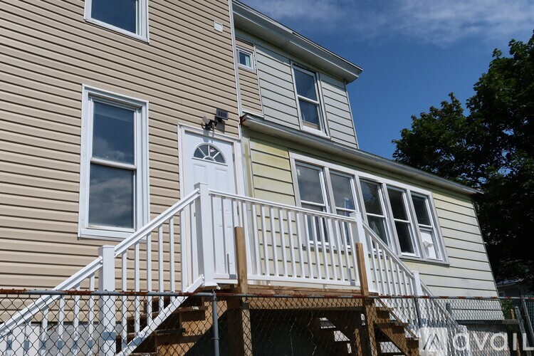 16 E Ridge St 3 Beds Apartment for Rent - Photo gallery 1