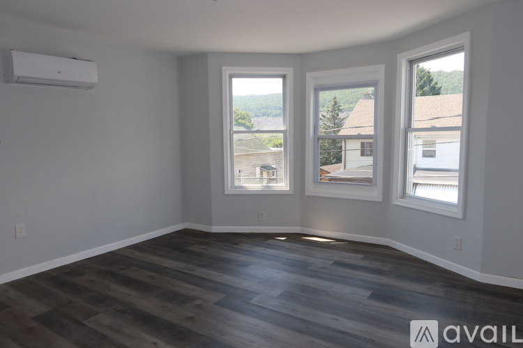 16 E Ridge St 3 Beds Apartment for Rent - Photo gallery 2