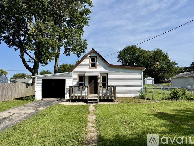 205 E 7th St 2 Beds Single Family Home for Rent - Photo gallery 1