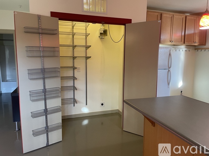 2525 N Killingsworth St 1 Apartment for Rent - Photo gallery 4