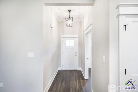 302 Willowbrook Lane 3 Beds Apartment for Rent