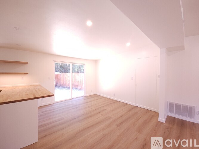 570 Apple Grove Lane 2 Beds Single Family Home for Rent - Photo gallery 4