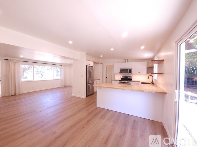 570 Apple Grove Lane 2 Beds Single Family Home for Rent - Photo gallery 5
