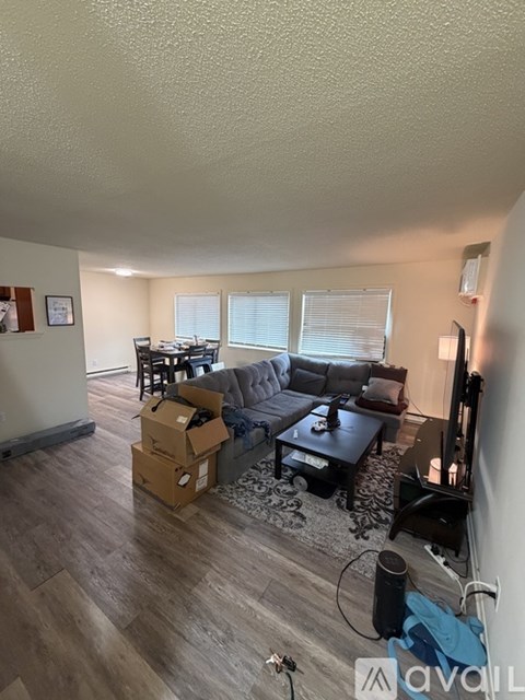 12 C Pineview Drive 2 Beds Apartment for Rent