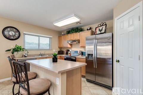 739 East Michigan Avenue 3 Beds Apartment for Rent