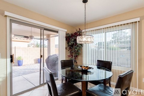 739 East Michigan Avenue 3 Beds Apartment for Rent