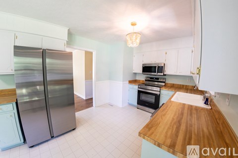 201 Berkshire Drive 3 Beds Apartment for Rent