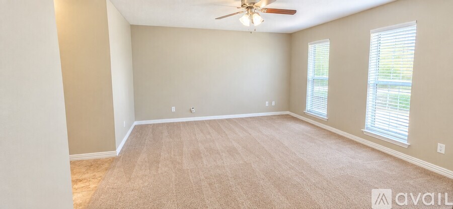 12534 Split Rail Pkwy 4 Beds Single Family Home for Rent - Photo gallery 4