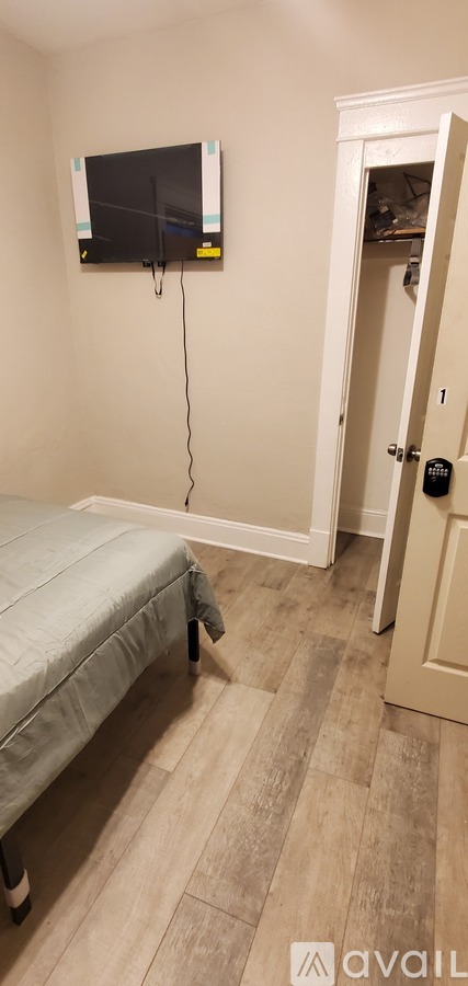 14509 Darley Ave 1 Apartment for Rent - Photo gallery 4