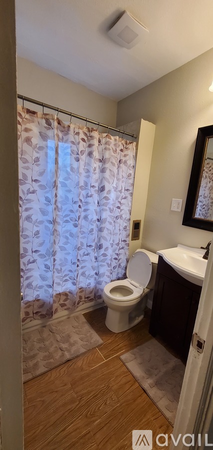 14509 Darley Ave 1 Apartment for Rent - Photo gallery 5