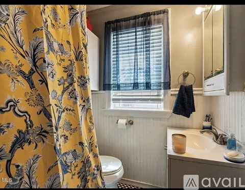 60 Pinewood Avenue 3 Beds Apartment for Rent