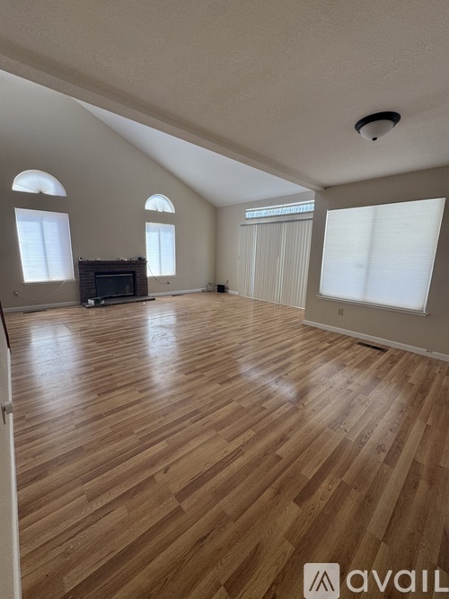3732 Gladstone Drive 4 Beds Single Family Home for Rent - Photo gallery 2