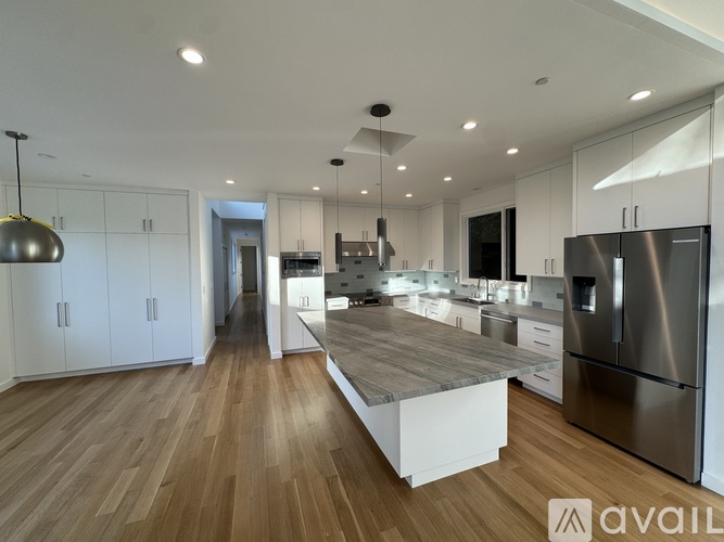 511 Carmel Circle, Unit B 3 Beds Single Family Home for Rent - Photo gallery 4