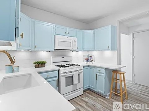 8852 Woodland Road 4 Beds Apartment for Rent