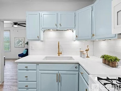 8852 Woodland Road 4 Beds Apartment for Rent