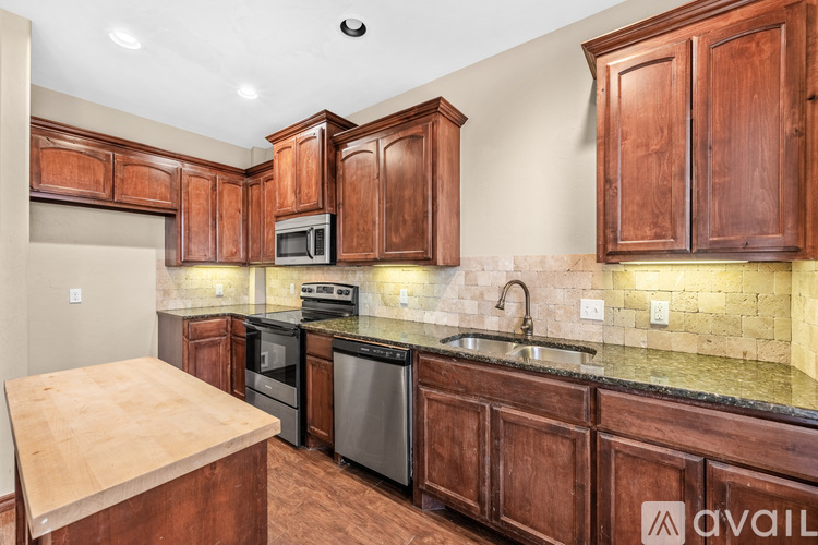 10 NE 7th St 2 Beds Townhouse for Rent - Photo gallery 5