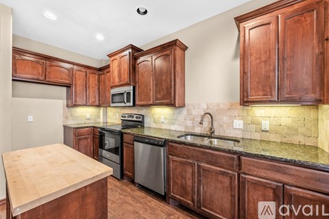 10 NE 7Th St 2 Beds Apartment for Rent