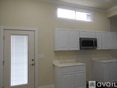 1113 Burleson St 3 Beds Apartment for Rent