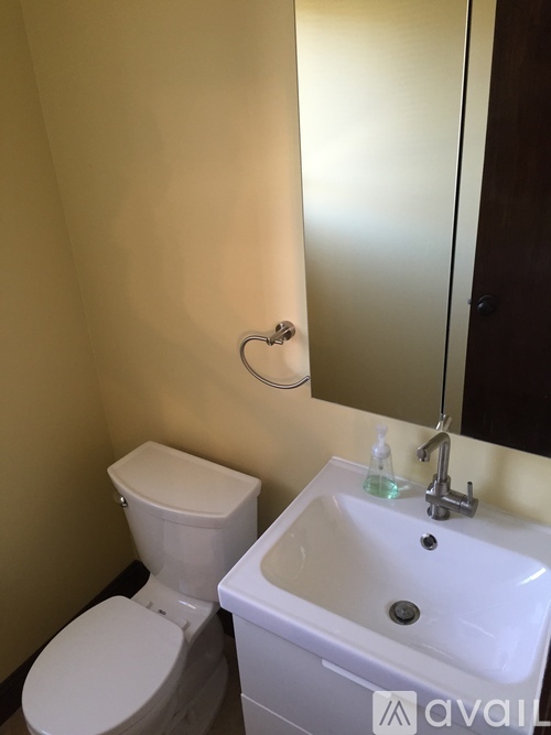 9116 Ayrdale Crescent 3 Beds Townhouse for Rent - Photo gallery 4