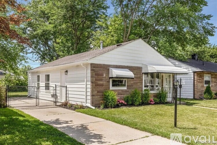 2147 Almont Street 3 Beds Single Family Home for Rent - Photo gallery 3