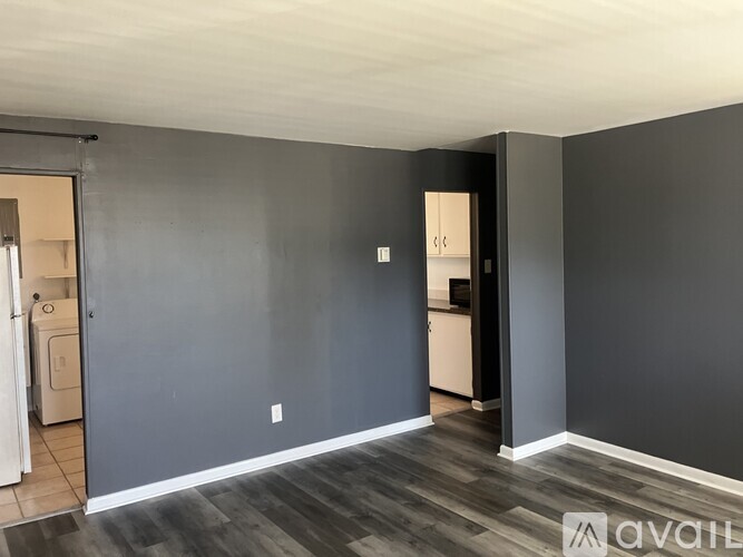 300 Beach Ave E 3 Beds Apartment for Rent - Photo gallery 3
