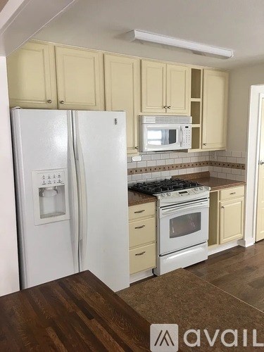 307 W 11Th St 2 Beds Apartment for Rent