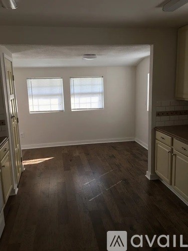 307 W 11Th St 2 Beds Apartment for Rent