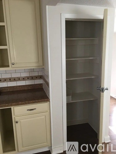 307 W 11Th St 2 Beds Apartment for Rent