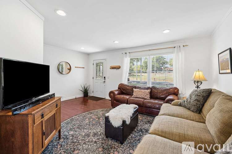 631 Lischey Avenue 2 Beds Townhouse for Rent - Photo gallery 3