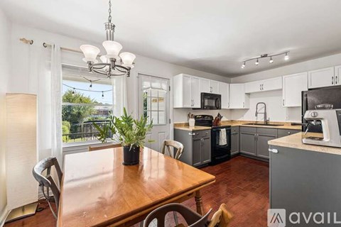 631 Lischey Avenue 2 Beds Apartment for Rent