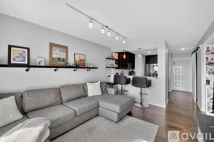 300 Walnut Street 1 Condo for Rent - Photo gallery 4
