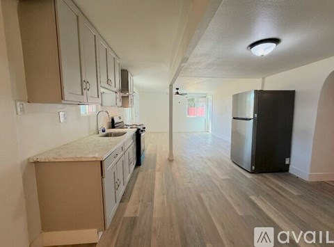 2922 Oleander Ave 3 Beds Apartment for Rent