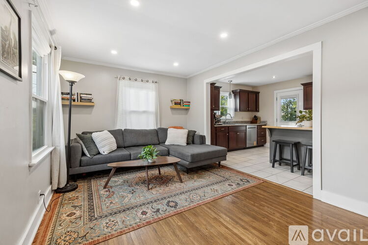 6402 Frisco Avenue 2 Beds Single Family Home for Rent - Photo gallery 4