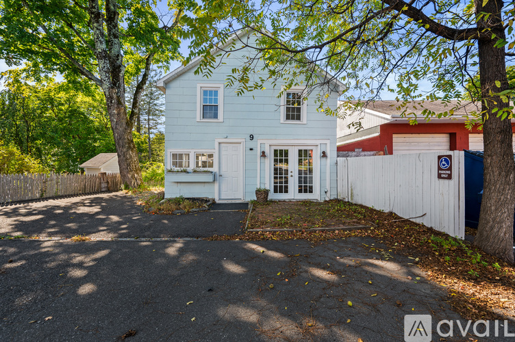 9 Rock City Rd 2 Beds Single Family Home for Rent - Photo gallery 1
