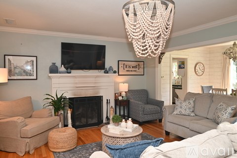 2810 Speedway Ave 3 Beds Apartment for Rent