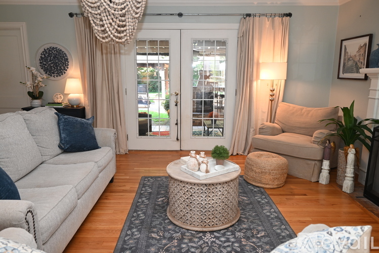 2810 Speedway Ave 3 Beds Single Family Home for Rent - Photo gallery 3