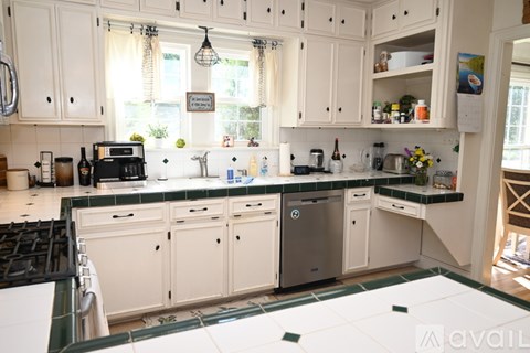 2810 Speedway Ave 3 Beds Apartment for Rent