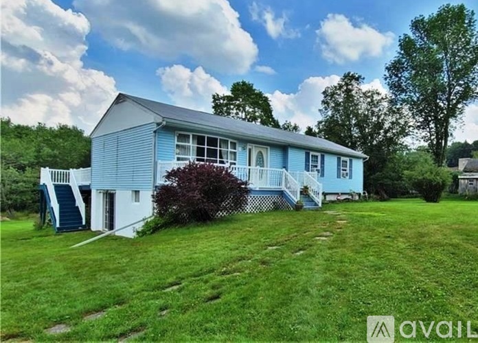 16 Martin Ln 3 Beds Single Family Home for Rent - Photo gallery 1