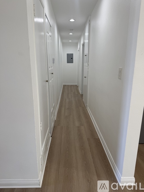 23048 Hartland Street 2 Beds Single Family Home for Rent - Photo gallery 4