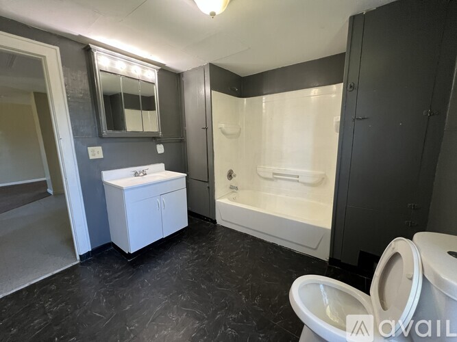 4478 Clarence St 2 Beds Apartment for Rent - Photo gallery 4