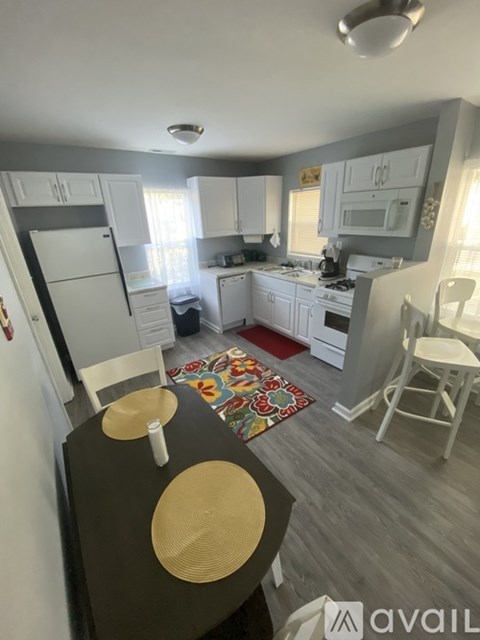 3529 Caroline Ave 2 Beds Apartment for Rent