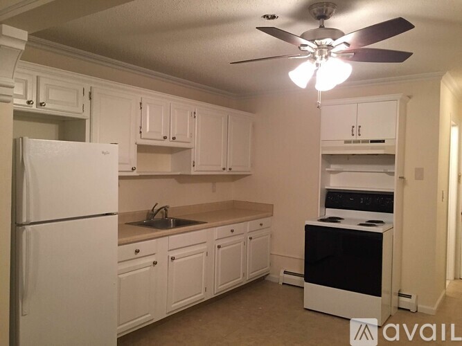 210 Cedar St Studio Apartment for Rent - Photo gallery 3