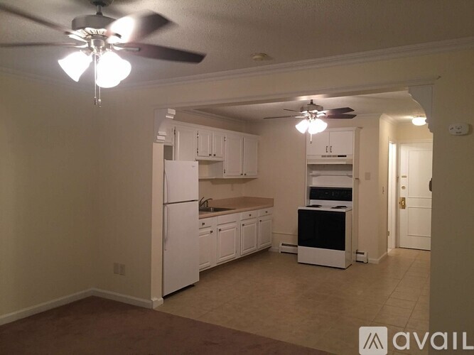 210 Cedar St Studio Apartment for Rent - Photo gallery 5