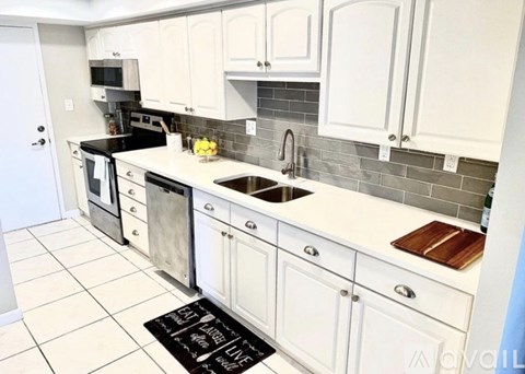 7400 Sun Island Drive South 2 Beds Apartment for Rent