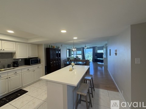 7400 Sun Island Drive South 2 Beds Apartment for Rent