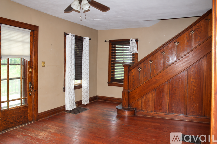 108 W Lincoln Ave 3 Beds Single Family Home for Rent - Photo gallery 2